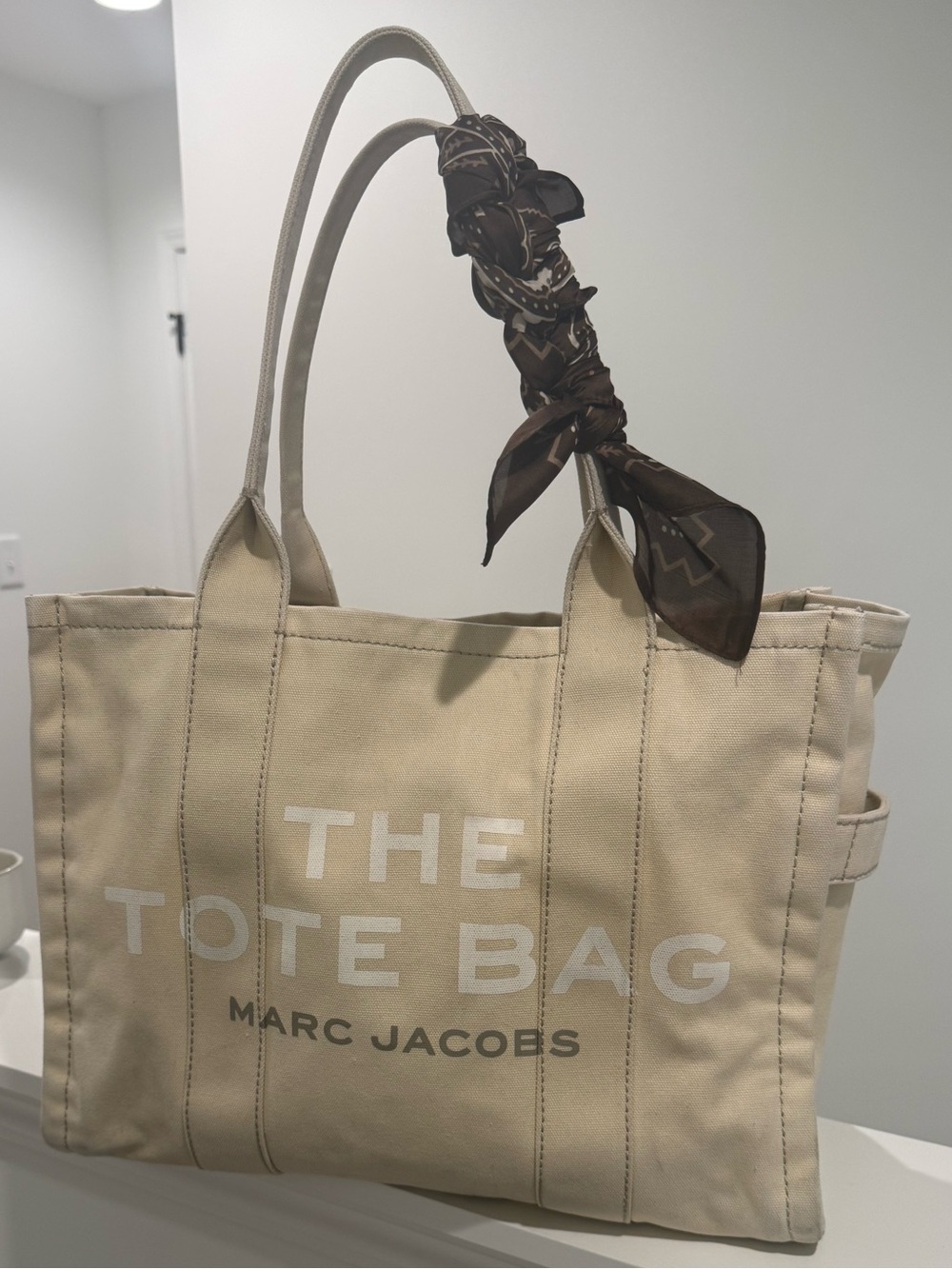 Authentic Marc Jacobs The Tote Bag in Beige